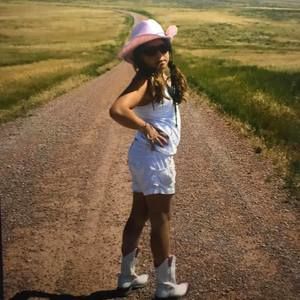 Meet your Posher, Antonia